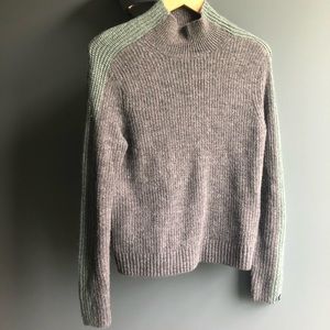 Abercrombie & Fitch Sweater
